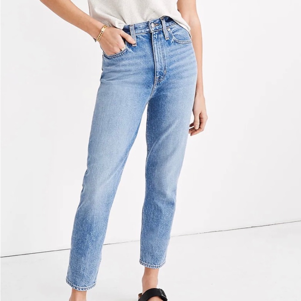 Madewell The Petite Mom Jean in Melva Wash
